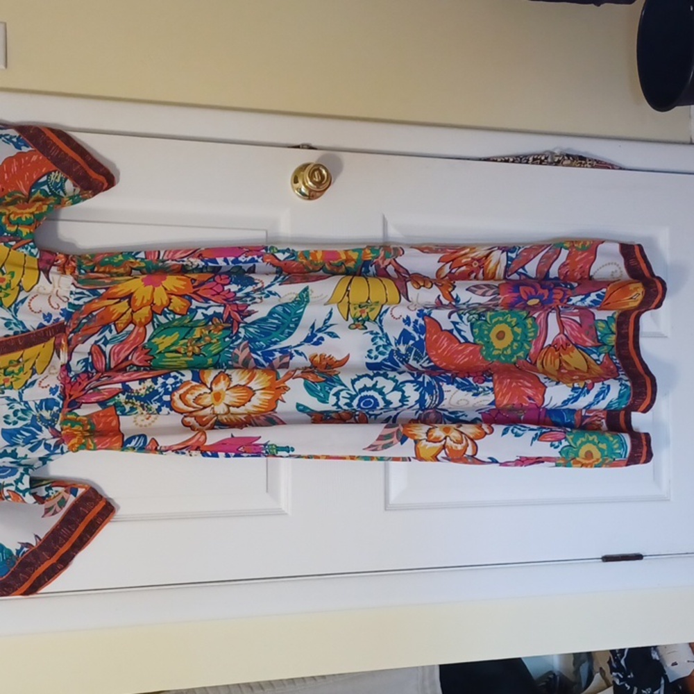 Beautiful floral maxi dress sz M, (tags cut out) in multi color floral print. - Picture 3 of 13